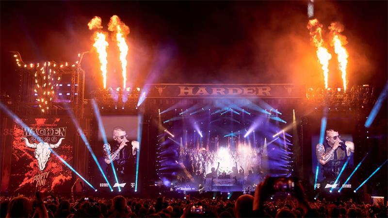 Die schwedischen Headliner Sabaton rockten am Samstagabend das Wacken Open Air.