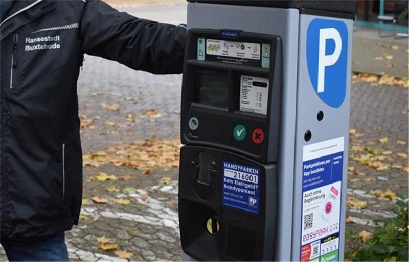 Die sechsstellige Nummer der Parkzone befindet auf der Parkuhr, wie hier an der Straße Am Geesttor die Nummer 216001.
