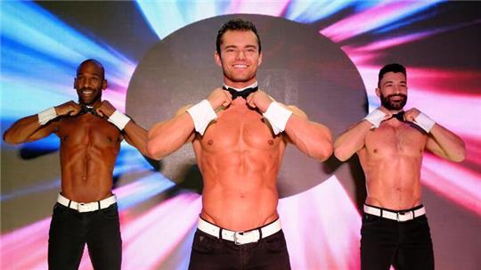 Die sexy Chippendales lassen im Stadeum nicht nur die Hüllen fallen.