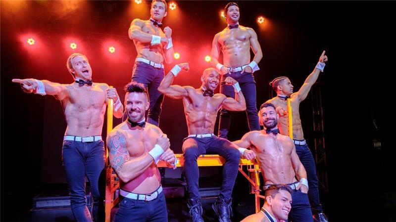Die sexy Chippendales lassen im Stadeum nicht nur die Hüllen fallen.