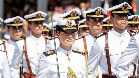 Die spanische Kronprinzessin  Leonor erhält Großkreuz für Verdienste um die Marine.