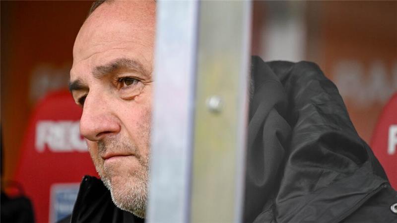 0:3 gegen Gladbach: Heidenheim taumelt weiter Die sportliche Talfahrt des 1. FC Heidenheim geht weiter.