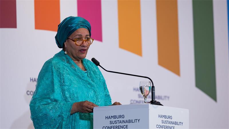 Steinmeier: Zeitgeist der Brutalität weht durch die Politik Die stellvertretende Generalsekretärin der Vereinten Nationen, Amina J. Mohammed, warnt, bereits erzielte Fortschritte drohten in einem Tsunami geopolitischer Krisen hinweggefegt zu werden.