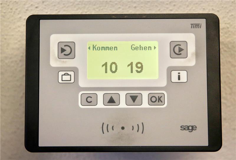 Elektronische Zeiterfassung wird Pflicht – Millionen Arbeitnehmer betroffen Die tägliche Arbeitszeit von Beschäftigten in Deutschland soll künftig elektronisch aufgezeichnet werden. Das sieht ein Gesetzentwurf aus dem Bundesarbeitsministerium für eine Reform des Arbeitszeitgesetzes vor. Foto: Jan Woitas/zb/dpa