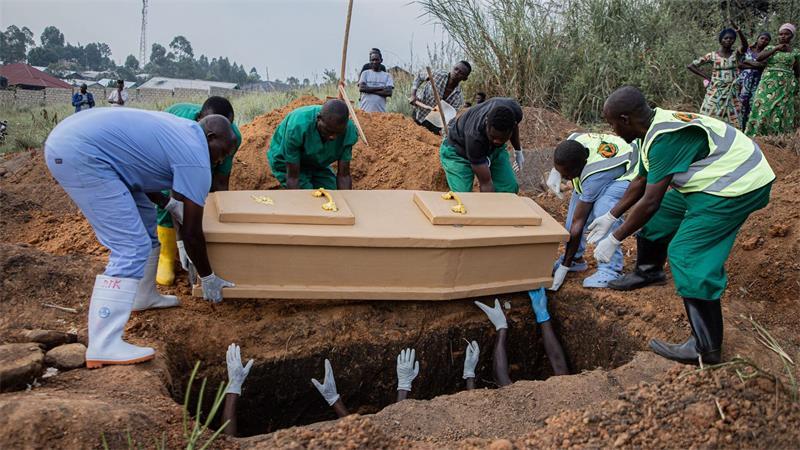 Warum der Ebola-Ausbruch zu eskalieren droht Die tatsächliche Zahl der Infizierten dürfte nach Schätzungen der WHO zwei bis vier Mal so hoch liegen wie bislang bekannt.