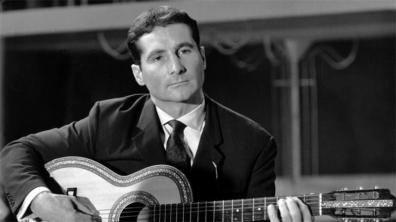 Vom Wiener zum Seemann: Freddy Quinn feiert 95. Geburtstag Die tiefe Baritonstimme, die Gitarre und der sehnsuchtsvolle Blick waren die Markenzeichen von Freddy Quinn. (Archivbild)