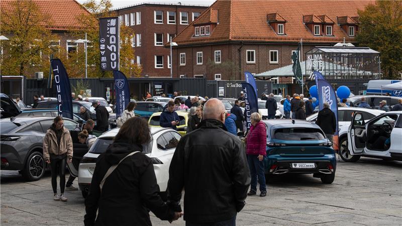 Die traditionelle Auto-Schau findet wieder auf dem Platz Am Sande statt.