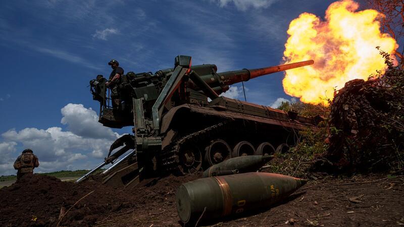 Ukraine: Politikerin erschossen und neue Gebietsverluste Die ukrainischen Streitkräfte kämpfen in der Region Donbass gegen den Vormarsch der russischen Truppen. (Archivbild)
