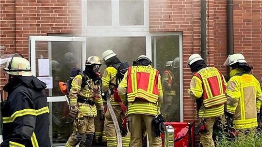 Die vergangene Traditionsübung fand bei der AOK in Stade aus. Am Donnerstag rückt die Feuerwehr Richtung Ottenbeck aus.