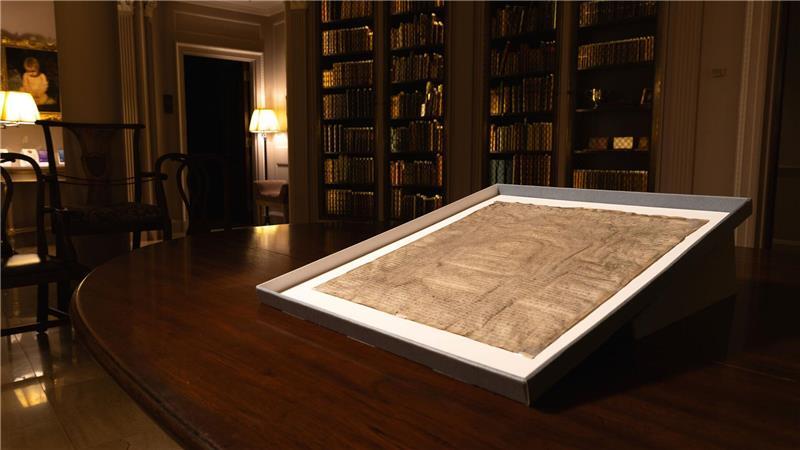Die von Trump bedrängte Uni Harvard hat nun ein Original der Magna Carta, die besagt, dass kein König über dem Recht steht. 