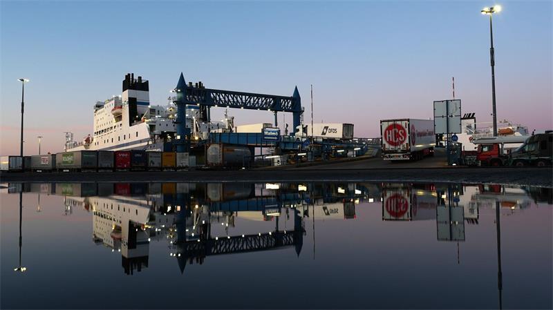 Die von der Bahn angebotene Ausweichstrecke ist aus Sicht der Lübecker Hafenbetreiber nicht ausreichend.