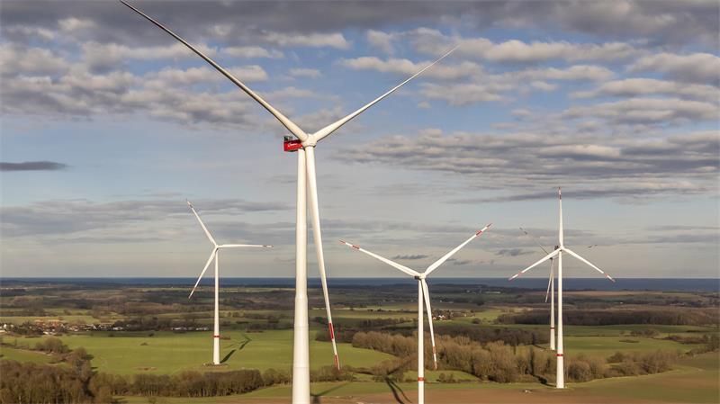Die von der Landwind-Gruppe im Sommer 2025 ins Auge gefassten Anlagen von Nordex haben eine Nabenhöhe von 179 Metern. Das entspricht einer Gesamthöhe von 266 Metern.