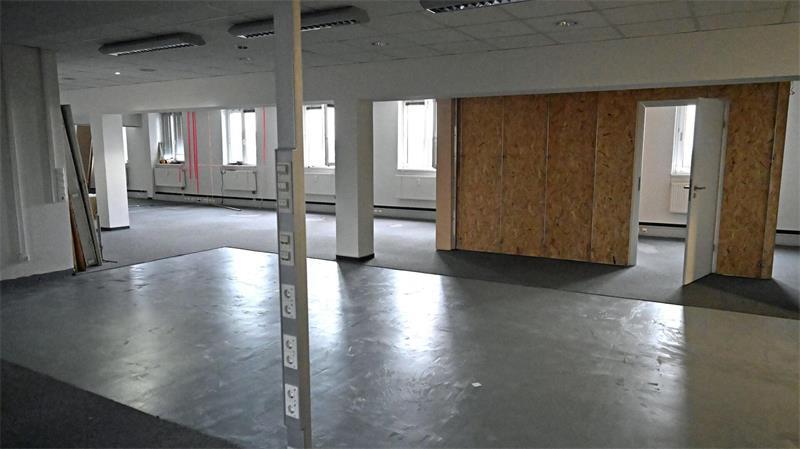 Hamburger Wohnungsnot: Einst Schokofabrik, bald WG Die wiederverwertbaren Wände, mit der die Raumaufteilung flexibel gestaltbar ist, sind isoliert.