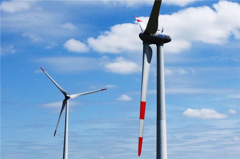 Die zehn Windkraftanlagen nahe Heinbockel sollen auf 150 Hektar verteilt werden, der eigentliche Flächenverbrauch liegt bei fünf Hektar. Symbolfoto: dpa