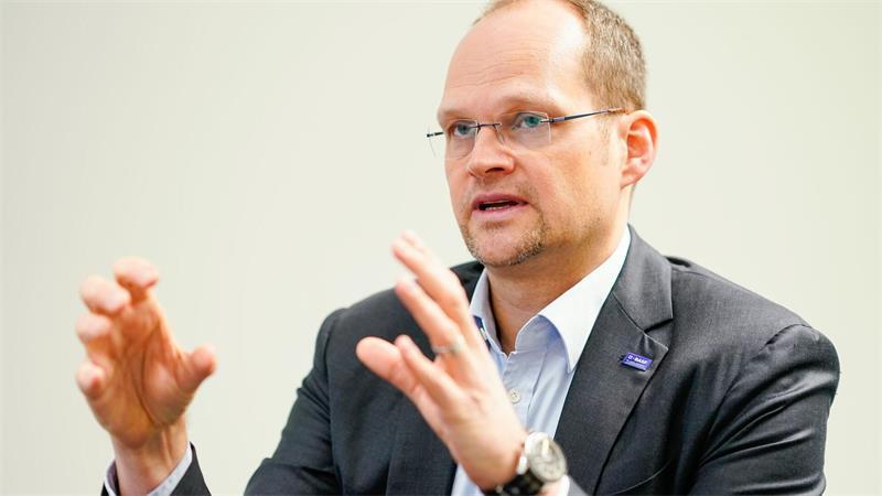 Die zeitweilige Schließung der Straße von Hormus habe BASF laut Elvermann bislang nur indirekt getroffen. (Archivbild)