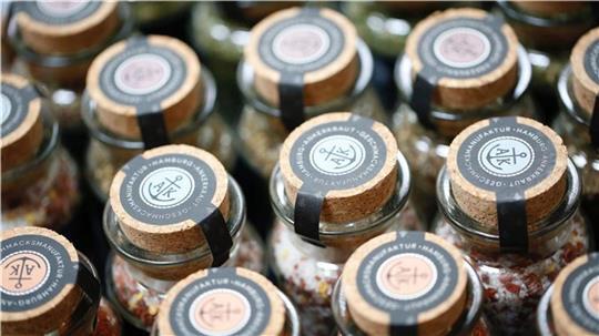 Die zurückgerufenen Gewürz-Chargen wurden allesamt im Glas verkauft. (Symbolbild)