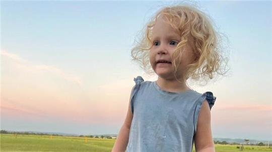 Die zweijährige Ivy ist dringend auf eine Stammzellenspende angewiesen.