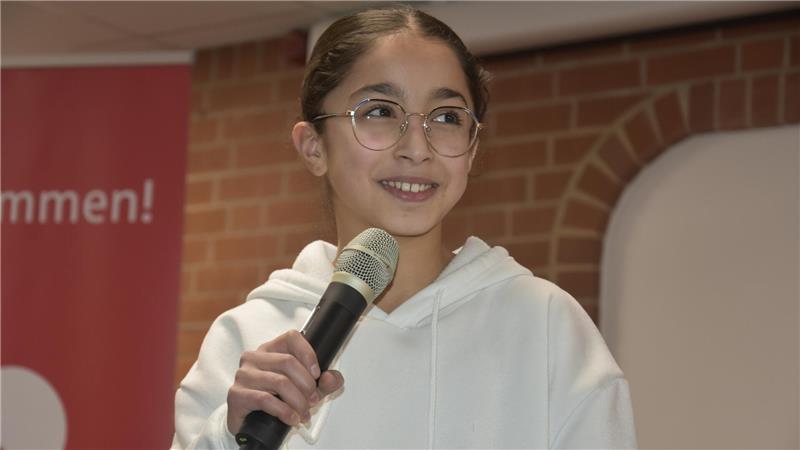 Die zwölfjährige Hala Al Scheikho will Profifußballerin werden.