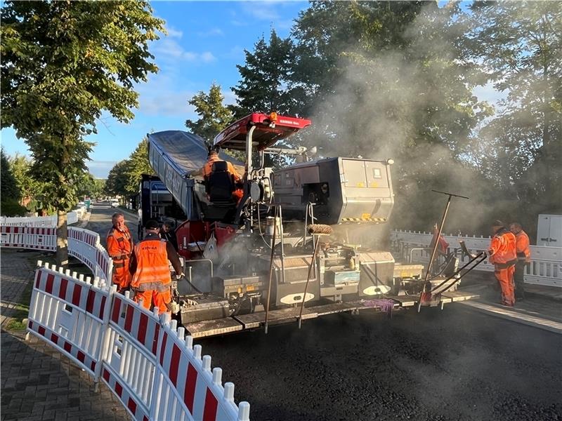 B73-Baustelle: Vollsperrung ab Dollern kurzfristig verlängert Die Bauarbeiten an der B73 werden in Agathenburg fortgesetzt. Foto: Vasel
