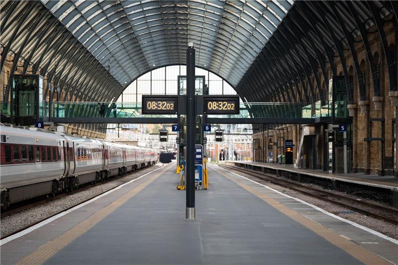Streik legt Bahnverkehr in England in großen Teilen lahm Die Lokführer in Großbritannien streiken.