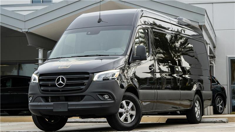 2000 Euro Schaden: Autodiebe brechen Sprinter in Buxtehude auf Diebe haben in Buxtehude einen Mercedes Sprinter aufgebrochen. (Symbolbild)