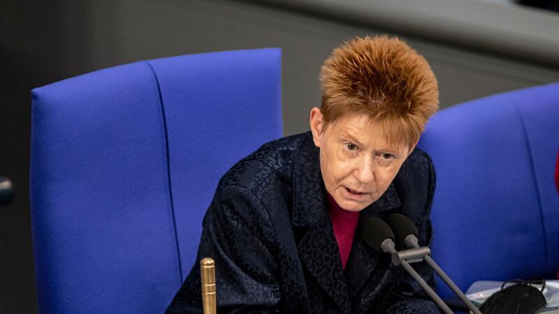 Pau bleibt Bundestagsvize Dienstälteste Vizepräsidentin des Bundestags: Petra Pau.