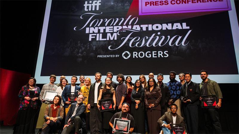 Spanisches Drama „La Bola Negra“ gewinnt in Toronto Dies sind alle anwesenden Preisträger.