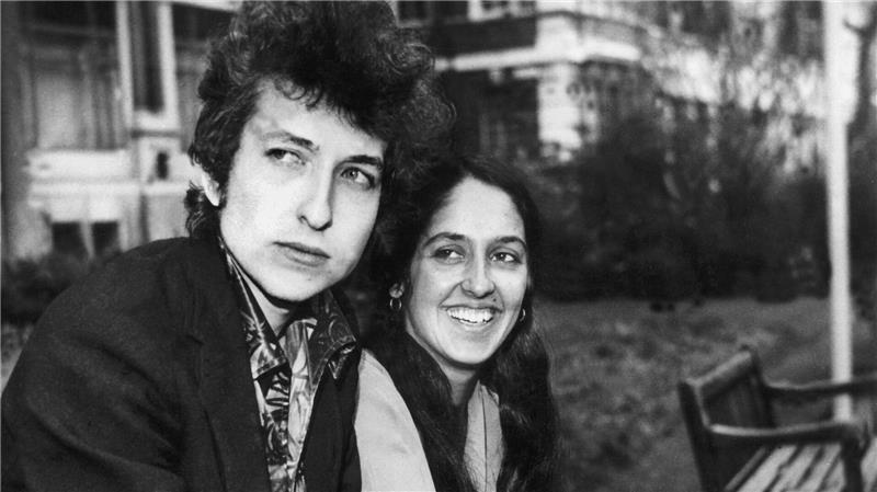 Diese Aufnahme von 1965 zeigt den jungen Dylan und seine Kollegin Joan Baez. 