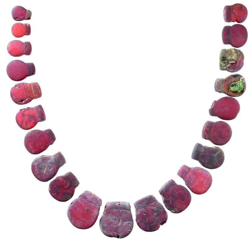 Archäologen sind der mächtigen Sachsen-Fürstin von Assel auf der Spur Diese Bernsteinkette trug die Fürstin von Assel