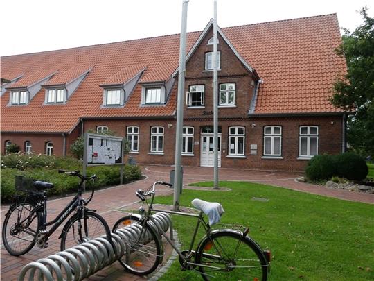Diese Gemeinderatswahl in Drochtersen wird spannend. Weil zuvor erst die Stimmzettel für Landrat, Bürgermeister und Kreistag ausgezählt werden, liegen die Endergebnisse für den Gemeinderat aber voraussichtlich erst gegen Mitternacht vor. Fo