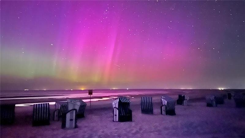 Polarlichter über Deutschland möglich, aber unsicher Diese Polarlichter waren im August über der Nordseeinsel Norderney zu sehen. (Archivbild)