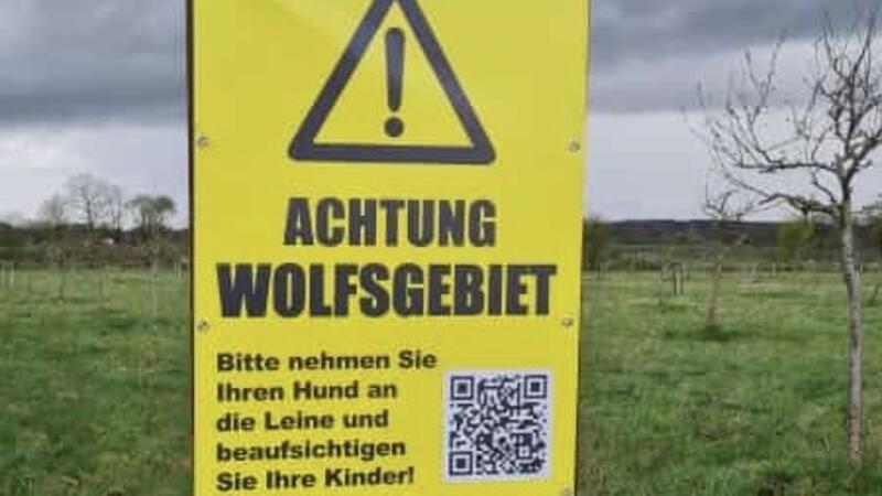 Diese Schilder hat der Jagdpächter in Kranenburg aufgestellt.