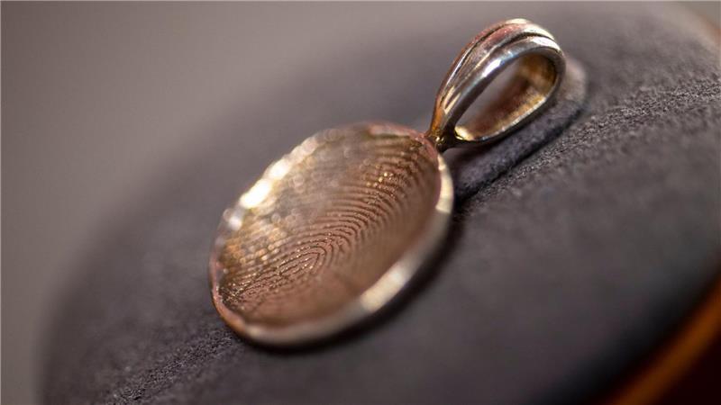 Über den Tod hinaus: Wenn aus Asche ein Gedenkdiamant wird Diese Schmuckstücke sind günstiger als künstliche Diamanten. (Archivbild)