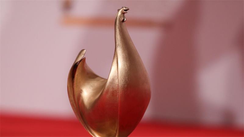 Armin Mueller-Stahl erhält „Goldene Henne“ für Lebenswerk Diese Skulptur erhalten die Gewinner des Publikumspreises „Goldene Henne“. (Archivbild)