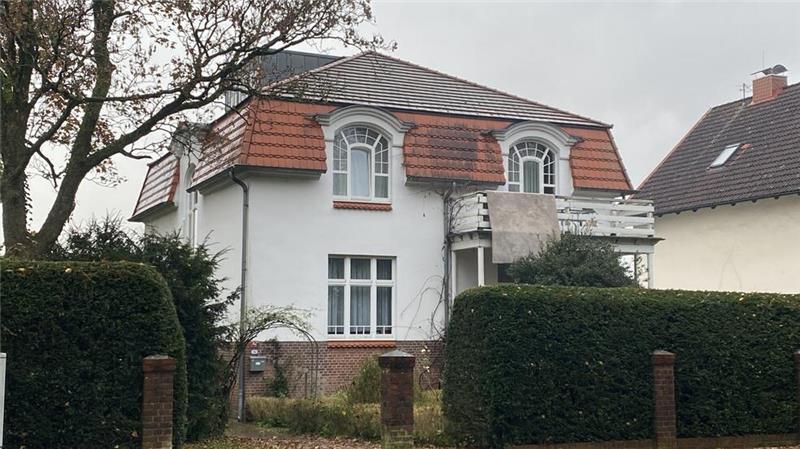 Buxtehude auf Einkaufstour: Stadt erwirbt diese Stadtvilla Diese Stadtvilla an der Stader Straße hieß früher Pension Chemblin.
