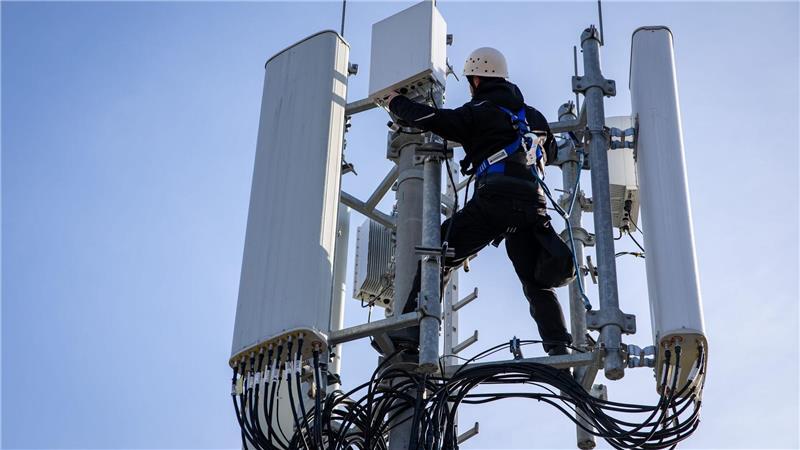 Deutschlands Handynetze müssen besser werden Diese Telekom-Antennen funken schon, anderswo ist die Handynetz-Abdeckung der Telekommunikationsanbieter bislang nicht so gut wie erwünscht. (Archivbild)