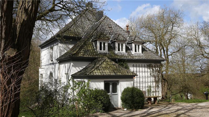 Diese Villa steht für 1,6 Millionen Euro zum Verkauf. (Archivbild)