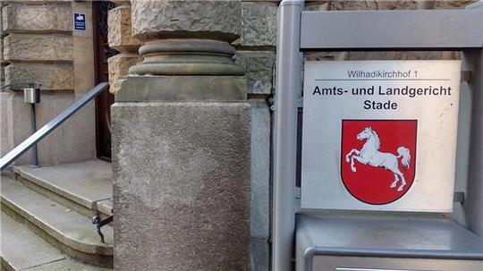 Diese Woche wurde die Hauptverhandlung am Stader Landgericht gegen einen Mann eröffnet, dem Tötungsabsicht vorgeworfen wird.