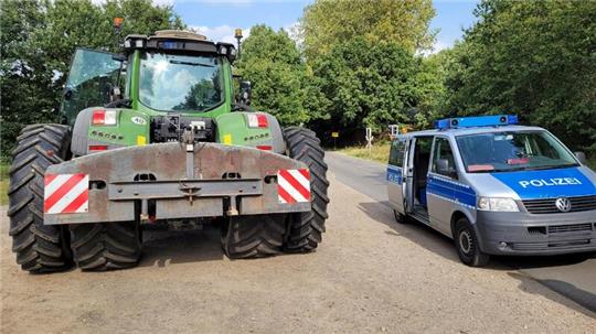Diesen Ackerschlepper zog die Polizei im Landkreis Harburg aus dem Verkehr.
