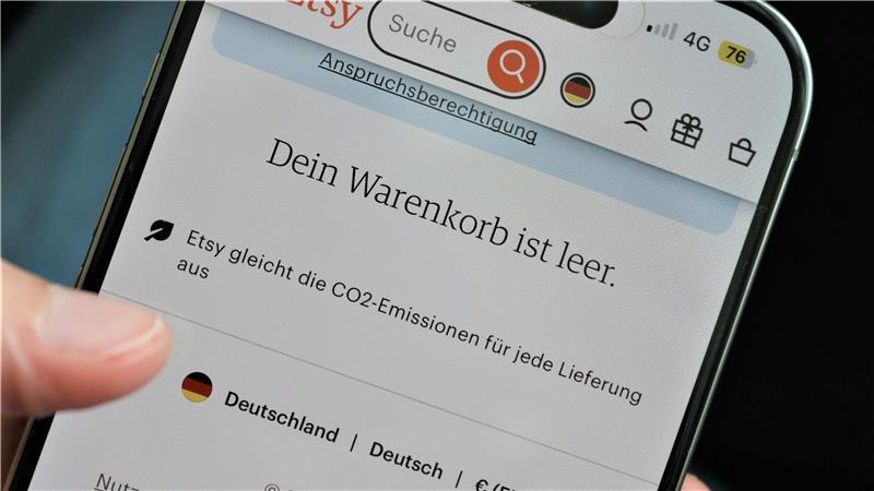 Diesen Monat wird auf allen überflüssigen Luxus verzichtet: Der Warenkorb bleibt - sowohl offline als auch online - vorerst leer.