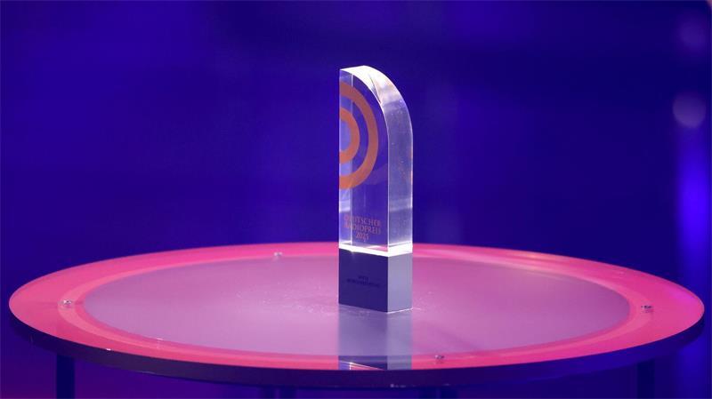 Peter Maffay, Oerding und Zah1de singen beim Radiopreis Diesen Preis wollen die Radiomacher in den Händen halten. Die Auszeichnung wird in zehn Kategorien verliehen. (Archivbild)