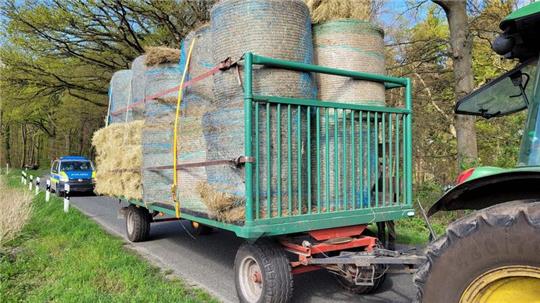 Dieser Anhänger ist von einem Landwirt derart umgebaut worden, dass eine neue Betriebserlaubnis benötigt wird.