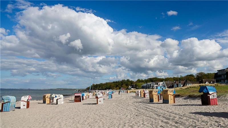 Weniger Regen, Sonne satt: Sommerlicher Frühling im Norden Dieser Frühling bot an manchen Tagen schon Strandwetter an der schleswig-holsteinischen Ostseeküste.
