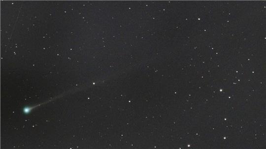 Dieser Komet mit dem Namen „C/2025 R3 (PANSTARRS)“ soll sich deutschlandweit in den frühen Morgenstunden bei klarer Sicht beobachten lassen.
