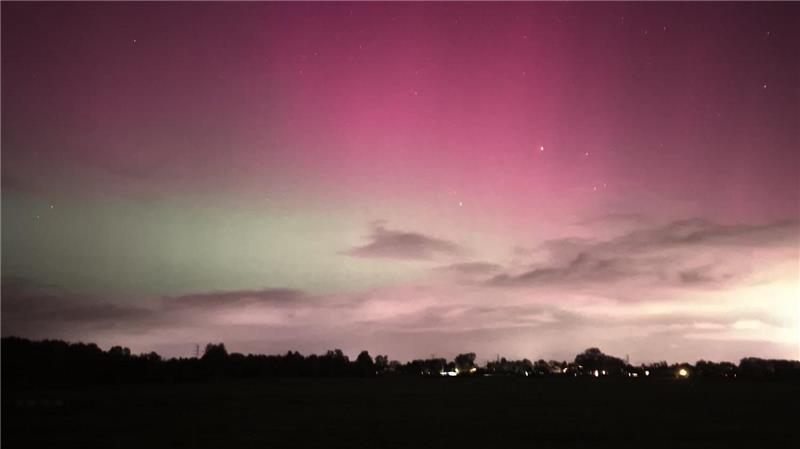 Nach dem „Schietwetter“ leuchten die Polarlichter im Landkreis Dieses Farbspiel von um 20 Uhr schickte Finn Seemann aus Buxtehude in die Redaktion.
