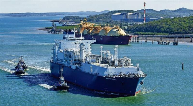 Ein LNG-Schiff von der Resterampe? Dieses Schiff, die „Höegh Esperanza“, soll dazu beitragen, dass Deutschland von russischem Gas unabhängig wird. Doch es gibt Kritik an dem schwimmenden Flüssiggasterminal.