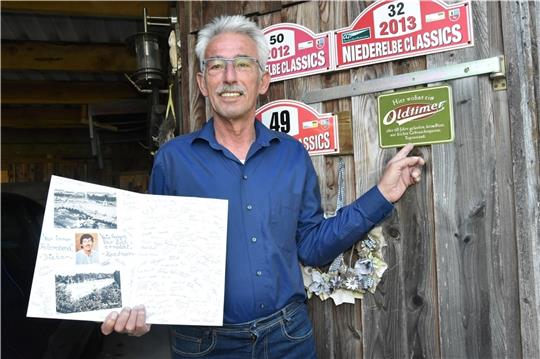 Dieter Berger freut sich auf den Ruhestand, den der ehemalige Schwimmmeister mit dem Basteln an Oldtimern verbringen will. Fotos: Felsch