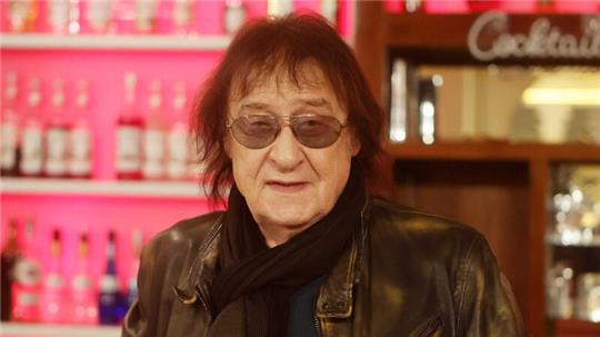 Dieter Birr, genannt Maschine, ehemaliger Sänger der DDR-Rockband Puhdys. Der Künstler wird am 18. März 80 Jahre alt.