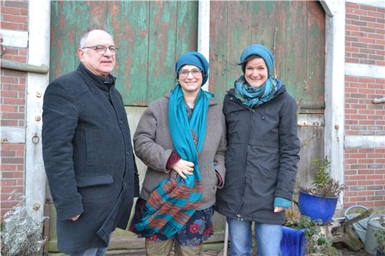 Dieter Duksch, Barbara Schubert und Judith Fleischer (von links) vom Verein „ProvinzWerkstatt“ laden ein zum Perspektivwechsel auf Landwirtschaft und Klimaschutz. Foto: Helfferich