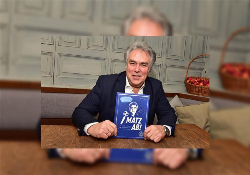 „Matz ab“ enthüllt die Geheimnisse eines Sport-Reporters Dieter Matz mit seinem Buch „Matz ab“.